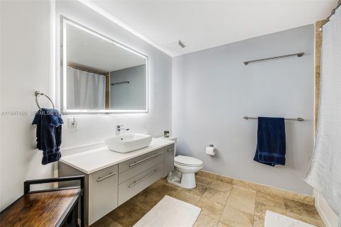Condominio en venta en Miami, Florida, 2 dormitorios, 99.87 m2 № 2003661 - foto 13