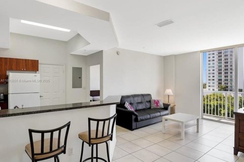 Copropriété à louer à Miami, Floride: 2 chambres, 70.98 m2 № 1945696 - photo 4
