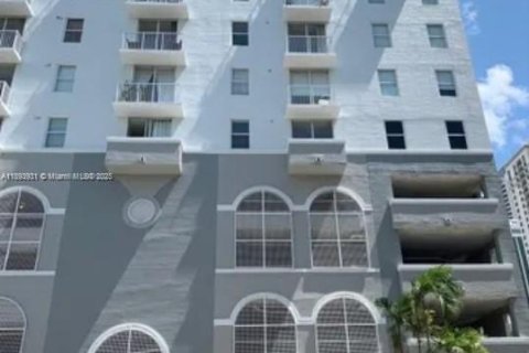 Copropriété à louer à Miami, Floride: 2 chambres, 70.98 m2 № 1945696 - photo 1