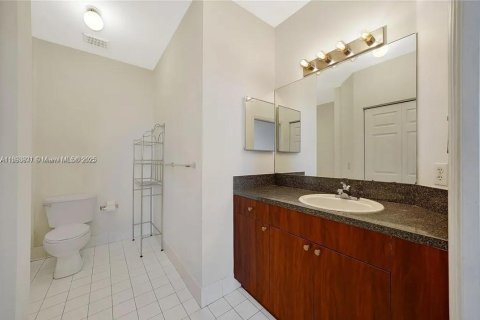 Copropriété à louer à Miami, Floride: 2 chambres, 70.98 m2 № 1945696 - photo 8