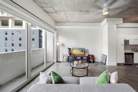 Condo in Miami, Florida, 1 bedroom  № 1706876 - photo 8