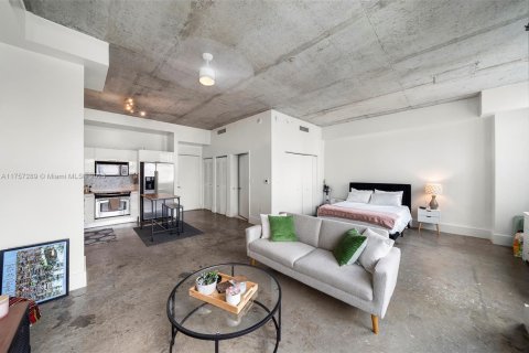 Condo in Miami, Florida, 1 bedroom  № 1706876 - photo 9