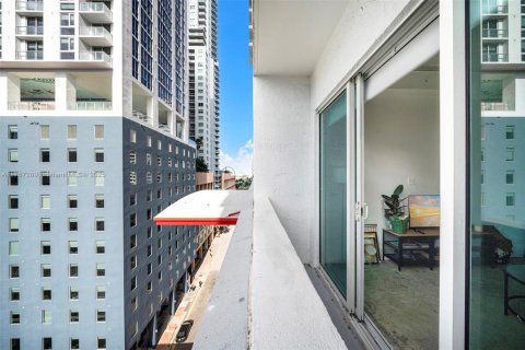 Condo in Miami, Florida, 1 bedroom  № 1706876 - photo 13