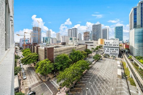 Condo in Miami, Florida, 1 bedroom  № 1706876 - photo 11