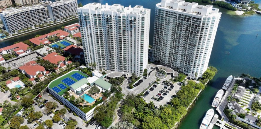 Condominio en Aventura, Florida, 3 dormitorios  № 2041508