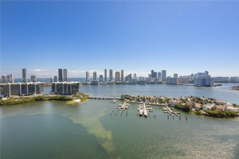 Condominio en alquiler en Aventura, Florida, 3 dormitorios, 303.23 m2 № 2041508 - foto 15
