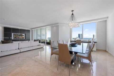 Condominio en alquiler en Aventura, Florida, 3 dormitorios, 303.23 m2 № 2041508 - foto 8