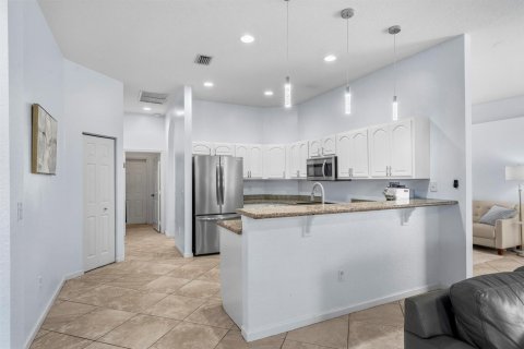 Casa en venta en Port St. Lucie, Florida, 4 dormitorios, 197.32 m2 № 2078739 - foto 18