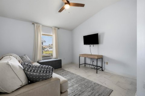 Casa en venta en Port St. Lucie, Florida, 4 dormitorios, 197.32 m2 № 2078739 - foto 10