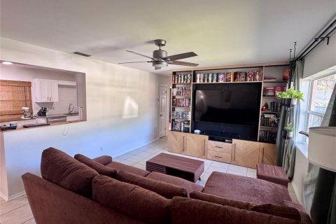 House in Clearwater, Florida 3 bedrooms, 138.89 sq.m. № 2259432 - photo 5