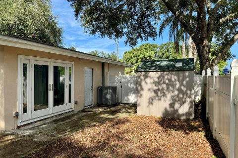 House in Clearwater, Florida 3 bedrooms, 138.89 sq.m. № 2259432 - photo 22