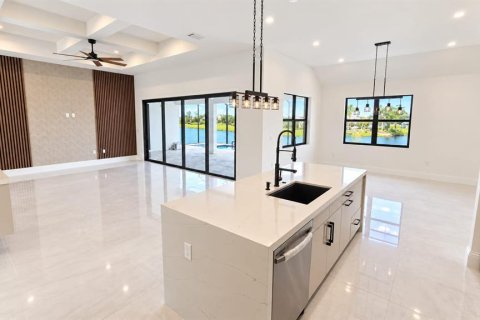 Villa ou maison à vendre à Punta Gorda, Floride: 4 chambres, 201.23 m2 № 2360695 - photo 21