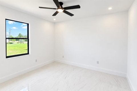 Villa ou maison à vendre à Punta Gorda, Floride: 4 chambres, 201.23 m2 № 2360695 - photo 17