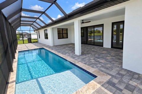 Villa ou maison à vendre à Punta Gorda, Floride: 4 chambres, 201.23 m2 № 2360695 - photo 4