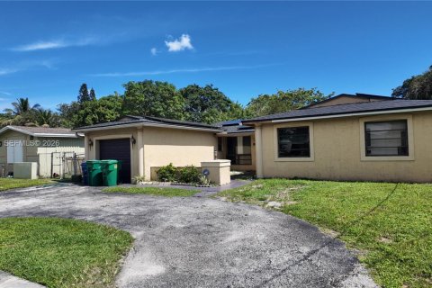 Casa en venta en Lauderhill, Florida, 5 dormitorios, 164.34 m2 № 2392432 - foto 2