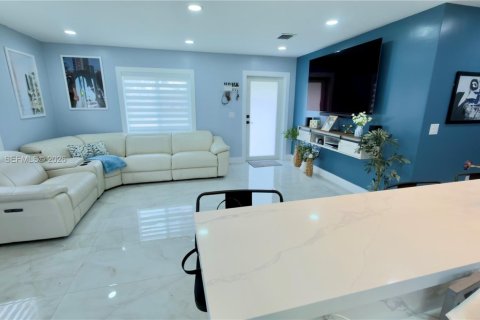 Купить виллу или дом в Хомстед, Флорида 3 спальни, 102.19м2, № 2049917 - фото 6