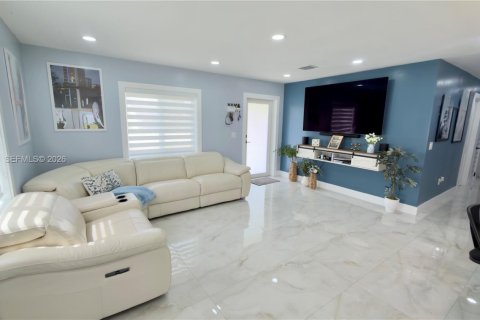 Купить виллу или дом в Хомстед, Флорида 3 спальни, 102.19м2, № 2049917 - фото 4