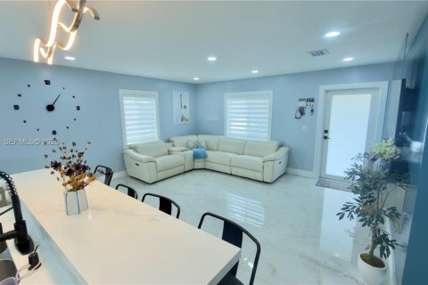 Купить виллу или дом в Хомстед, Флорида 3 спальни, 102.19м2, № 2049917 - фото 27