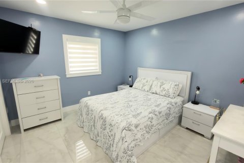 Купить виллу или дом в Хомстед, Флорида 3 спальни, 102.19м2, № 2049917 - фото 16