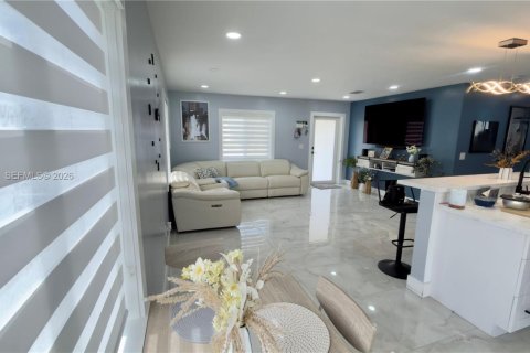 Купить виллу или дом в Хомстед, Флорида 3 спальни, 102.19м2, № 2049917 - фото 5