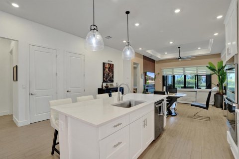 Apartment in Parkland, Florida 3 bedrooms, 160.16 sq.m. № 2383268 - photo 11