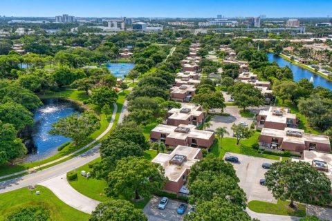 Touwnhouse à vendre à Palm Beach Gardens, Floride: 2 chambres, 148.27 m2 № 2400700 - photo 2
