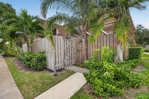Touwnhouse à vendre à Palm Beach Gardens, Floride: 2 chambres, 148.27 m2 № 2400700 - photo 7