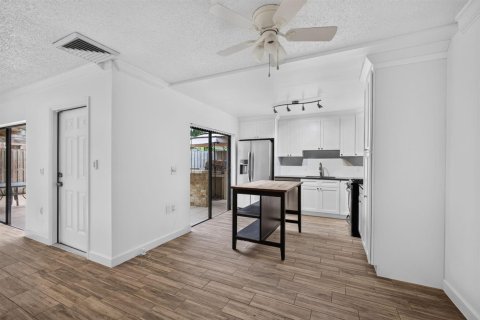 Touwnhouse à vendre à Palm Beach Gardens, Floride: 2 chambres, 148.27 m2 № 2400700 - photo 16