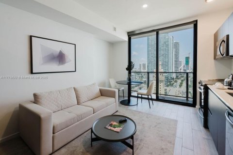 Condominio en venta en Miami, Florida, 1 dormitorio, 39.95 m2 № 1861368 - foto 2