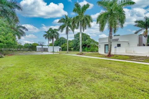 Снять в аренду виллу или дом в Саутвест-Ранчес, Флорида 6 спален, 569.31м2, № 1981959 - фото 2