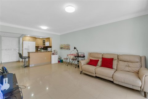 Condo in Miami Gardens, Florida, 1 bedroom  № 2026175 - photo 25