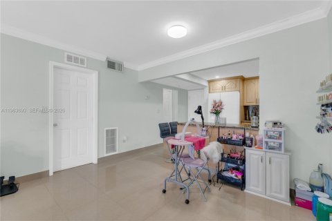 Condo in Miami Gardens, Florida, 1 bedroom  № 2026175 - photo 10