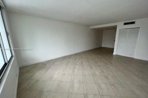 Condominio en venta en Miami Beach, Florida, 1 dormitorio, 79.15 m2 № 1860687 - foto 3
