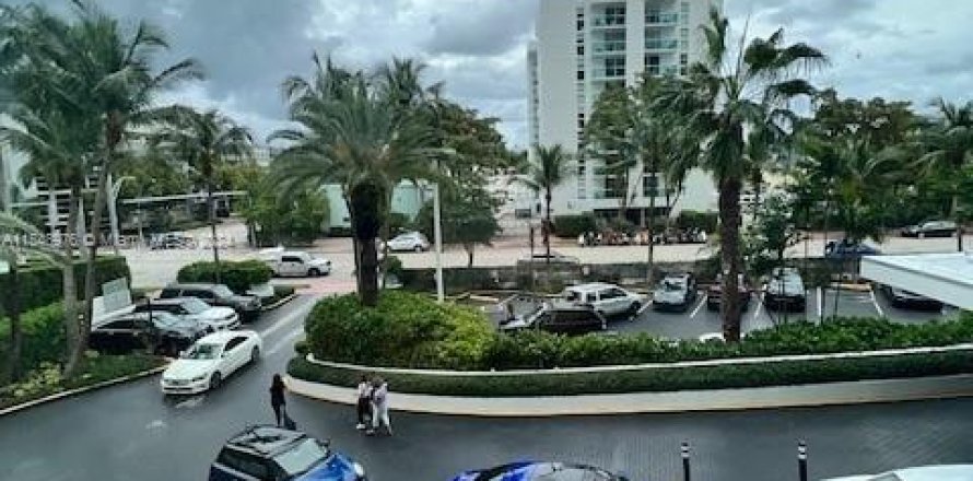 Condominio en Miami Beach, Florida, 1 dormitorio № 1860687