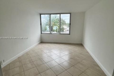Condominio en venta en Miami Beach, Florida, 1 dormitorio, 79.15 m2 № 1860687 - foto 7