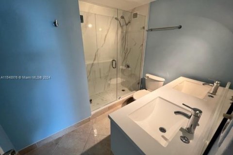 Condominio en venta en Miami Beach, Florida, 1 dormitorio, 79.15 m2 № 1860687 - foto 9
