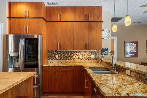 Villa ou maison à vendre à Oviedo, Floride: 5 chambres, 299.24 m2 № 2408855 - photo 15
