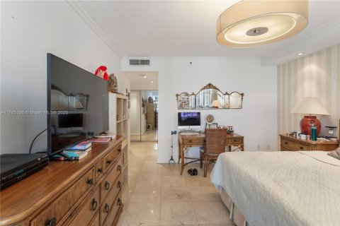 Condo in Miami Beach, Florida, 3 bedrooms  № 1715882 - photo 24