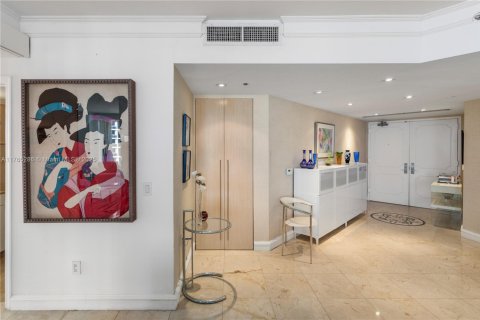 Condo in Miami Beach, Florida, 3 bedrooms  № 1715882 - photo 14