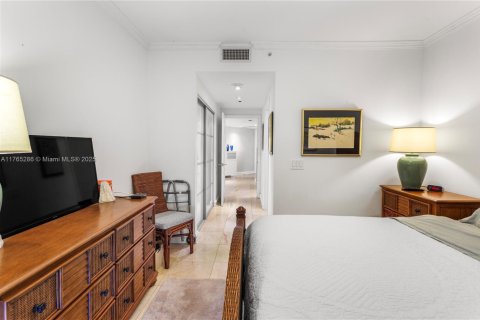 Condo in Miami Beach, Florida, 3 bedrooms  № 1715882 - photo 29
