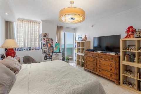 Condo in Miami Beach, Florida, 3 bedrooms  № 1715882 - photo 23