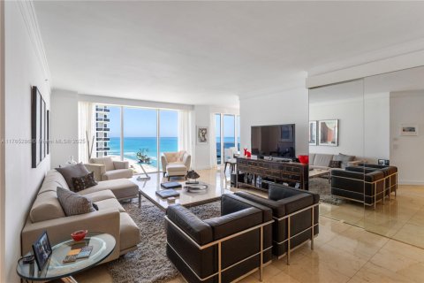 Condo in Miami Beach, Florida, 3 bedrooms  № 1715882 - photo 3