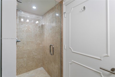 Condo in Miami Beach, Florida, 3 bedrooms  № 1715882 - photo 27