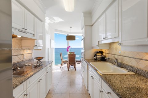 Condo in Miami Beach, Florida, 3 bedrooms  № 1715882 - photo 19
