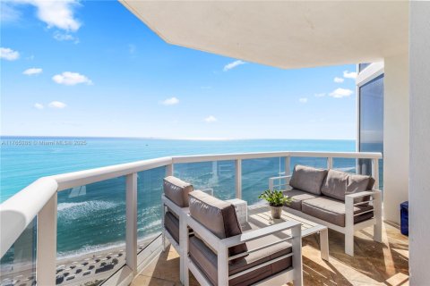Condo in Miami Beach, Florida, 3 bedrooms  № 1715882 - photo 11