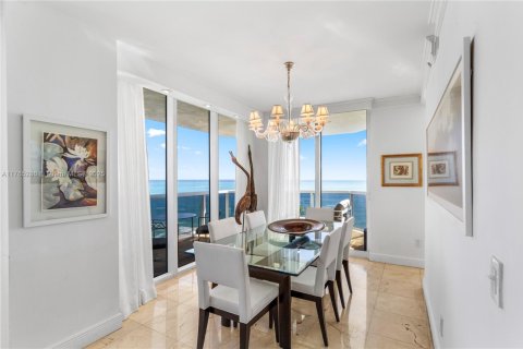Condo in Miami Beach, Florida, 3 bedrooms  № 1715882 - photo 7