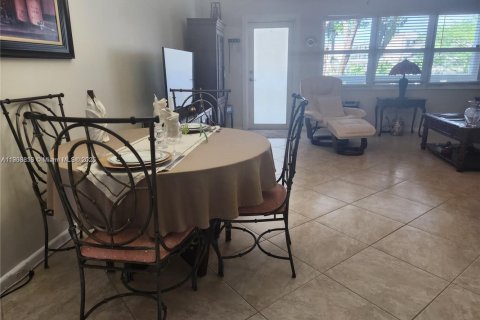 Condominio en venta en Deerfield Beach, Florida, 1 dormitorio, 65.03 m2 № 2012920 - foto 7