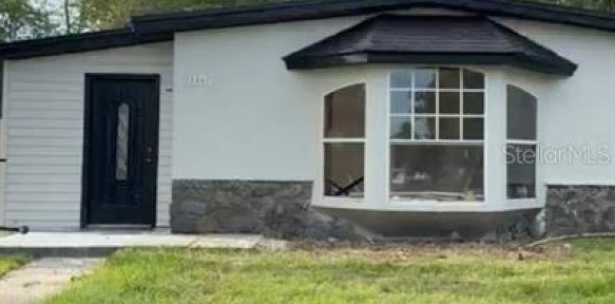 Casa en Deltona, Florida 2 dormitorios, 108.6 m2 № 2413399
