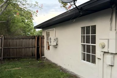 Casa en venta en Deltona, Florida, 2 dormitorios, 108.6 m2 № 2413399 - foto 2
