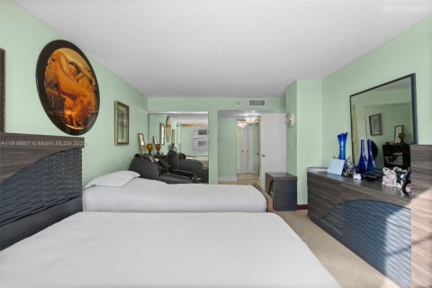 Купить кондоминиум в Санни-Айлс-Бич, Флорида 2 спальни, 114.55м2, № 1974704 - фото 12